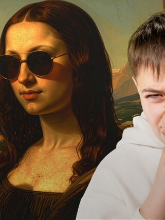 Im Hintergrund ein KI-generiertes Bild der Mona Lisa mit Sonnenbrille, im Vordergrund ein Junge, der mit einer Lupe schaut